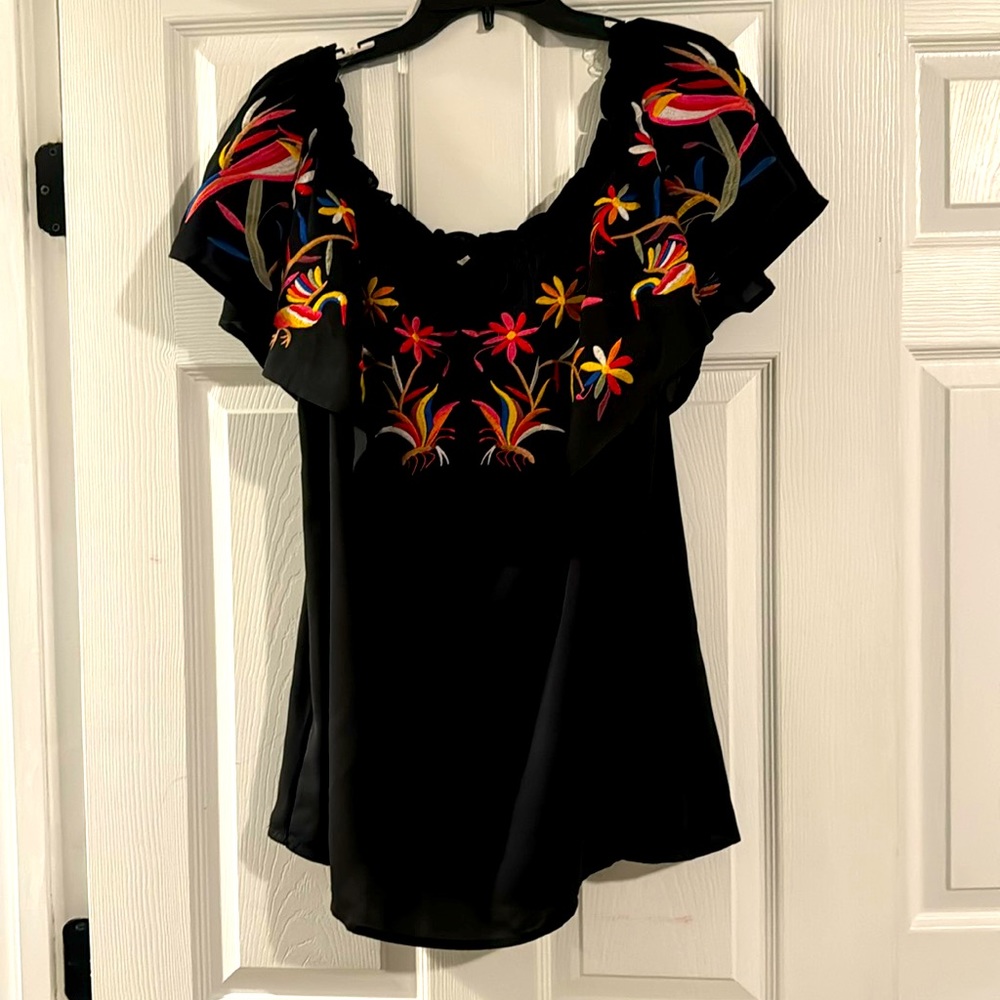 Entro 2x Black Spanish style blouse